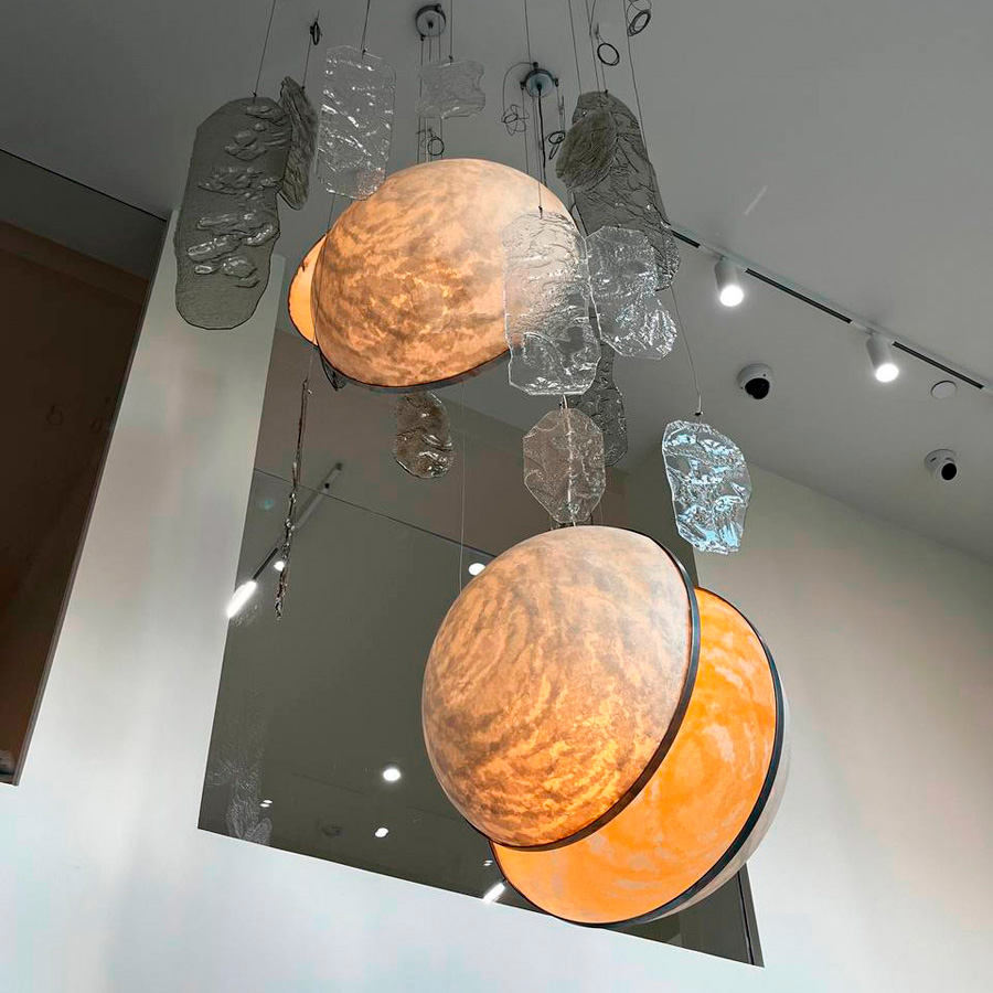 20250708 Svetilnik s abazhurami v sbore sqr